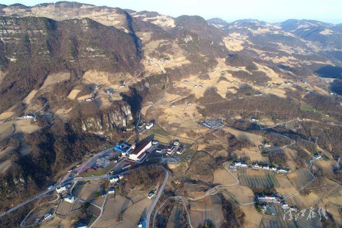8、火燒坪鄉(xiāng)地貌航拍（郭寒 攝）